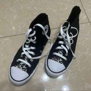 CONVERSE HIGH TOPS